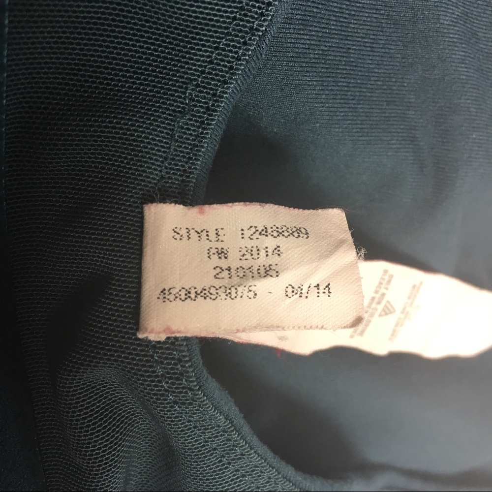 Under Armour lux yoga crop top blue built in bra - Picture 6 of 8